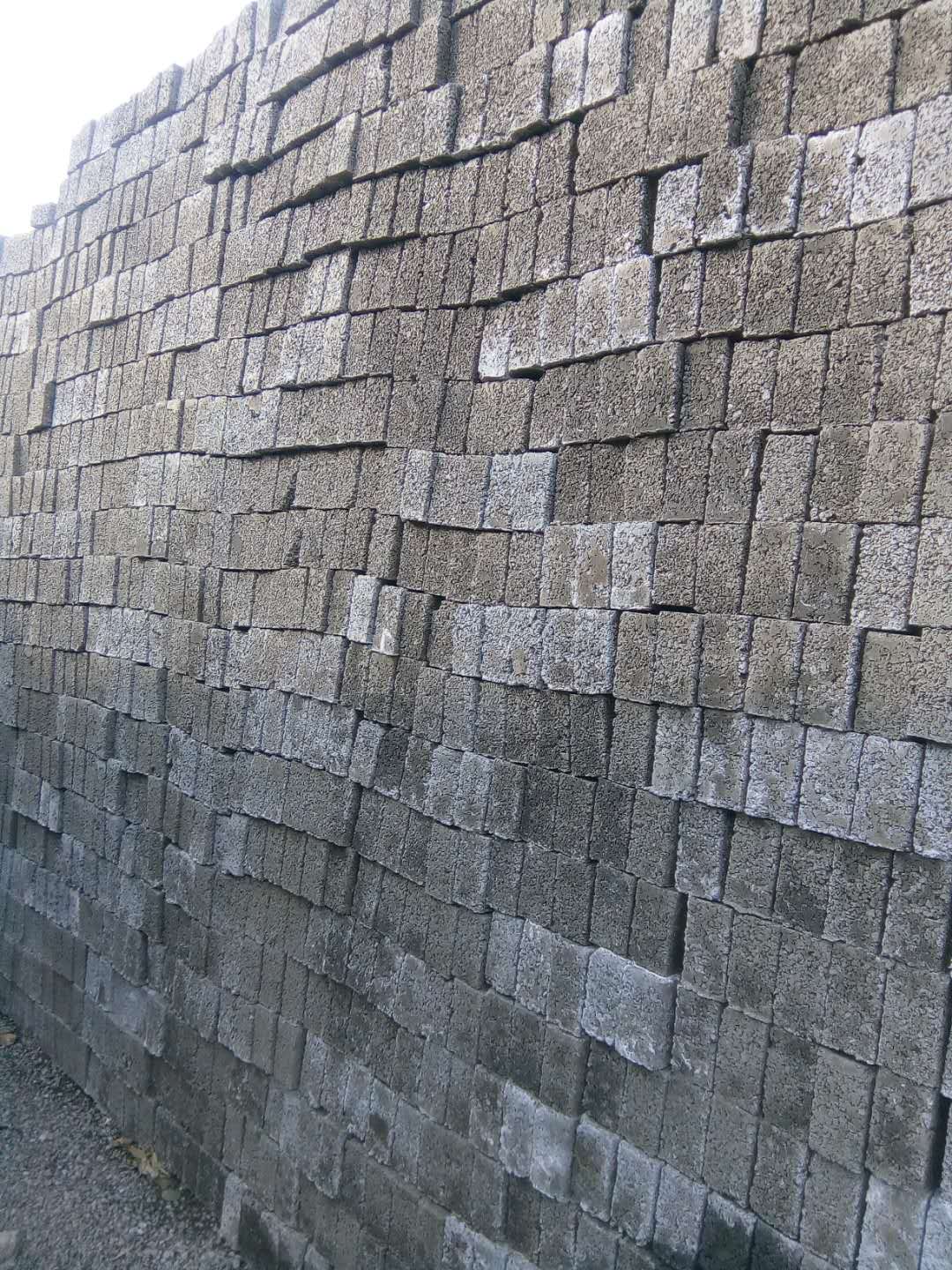 蓬萊市紫荊山照霞新型建材磚塊——綠色環保的建筑材料新選擇